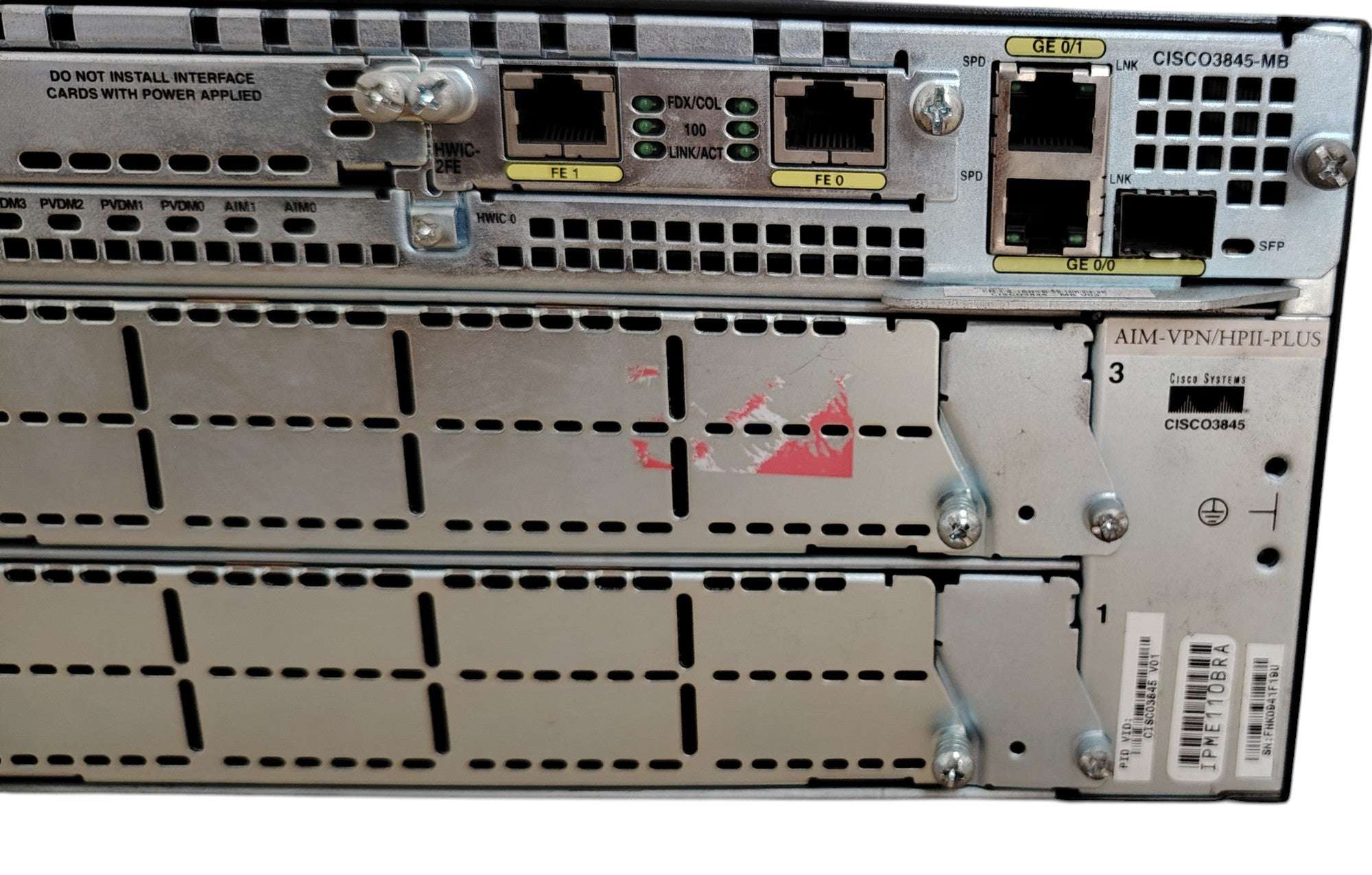 Cisco 3845 Integrated Services Router – 2x Gigabit Ethernet, 1x SFP, Rack-Mountable ISR