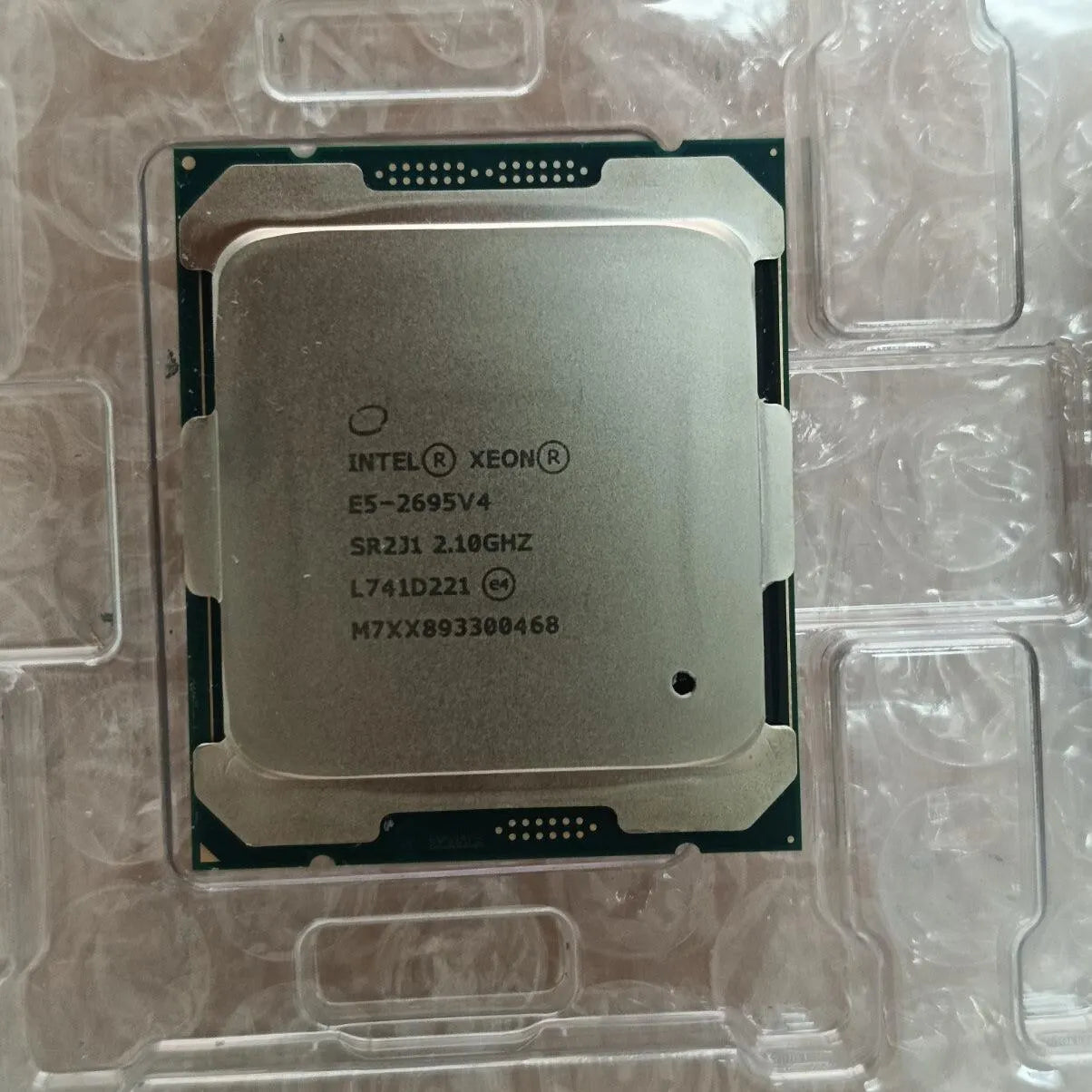 Intel Xeon E5-2695 v4 SR2J1 18-Core 2.10GHz 45MB Cache Server CPU Processor (LGA2011-3, Broadwell-EP)
